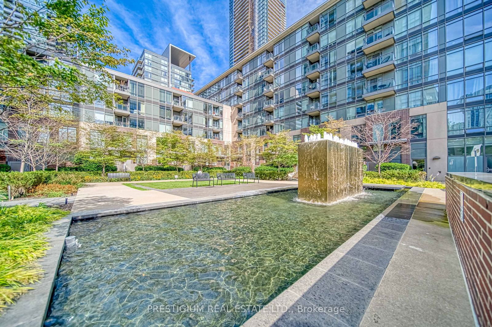 15 Fort York Blvd, unit 3701 for rent