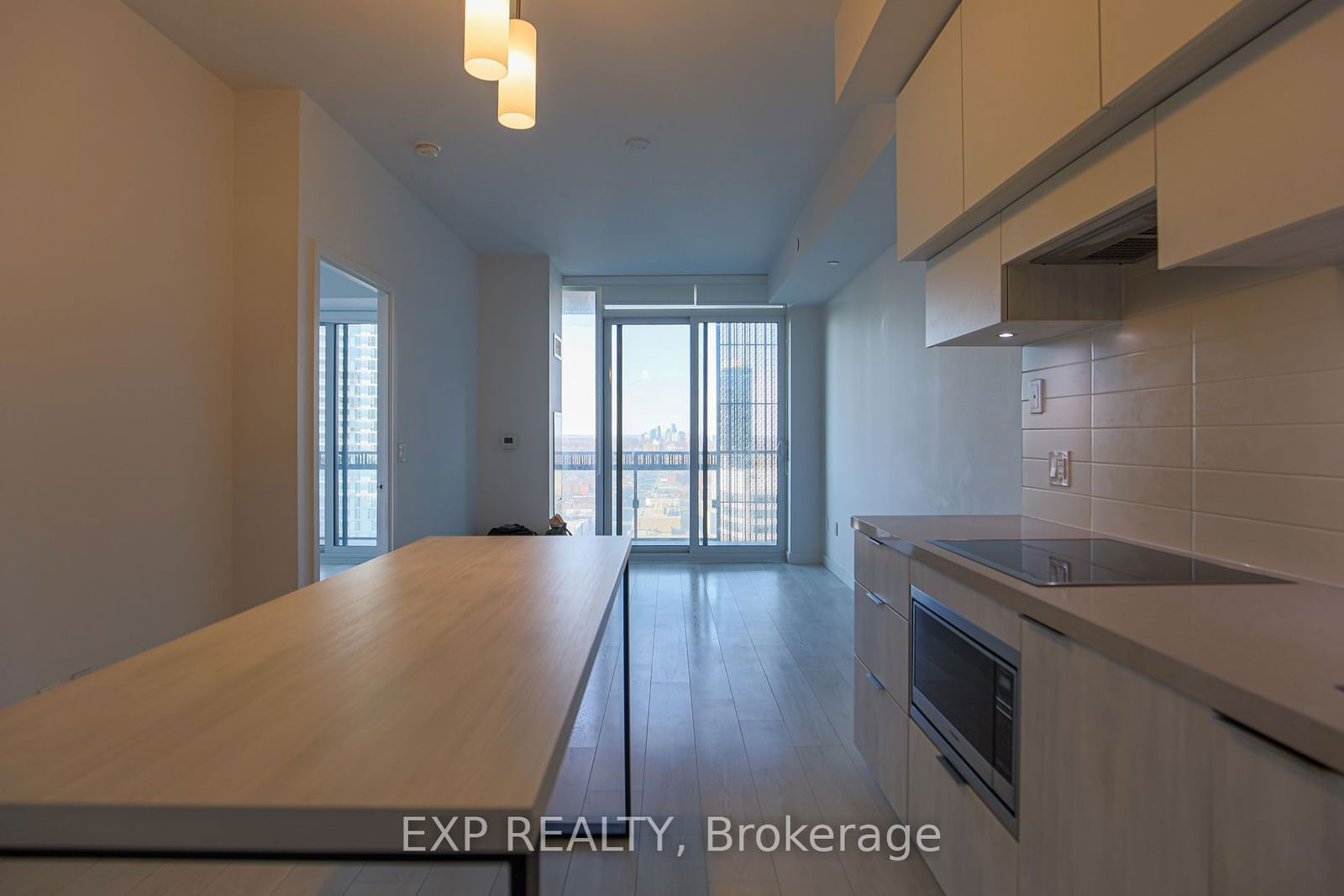 8 Eglinton Ave E, unit 1506 for rent