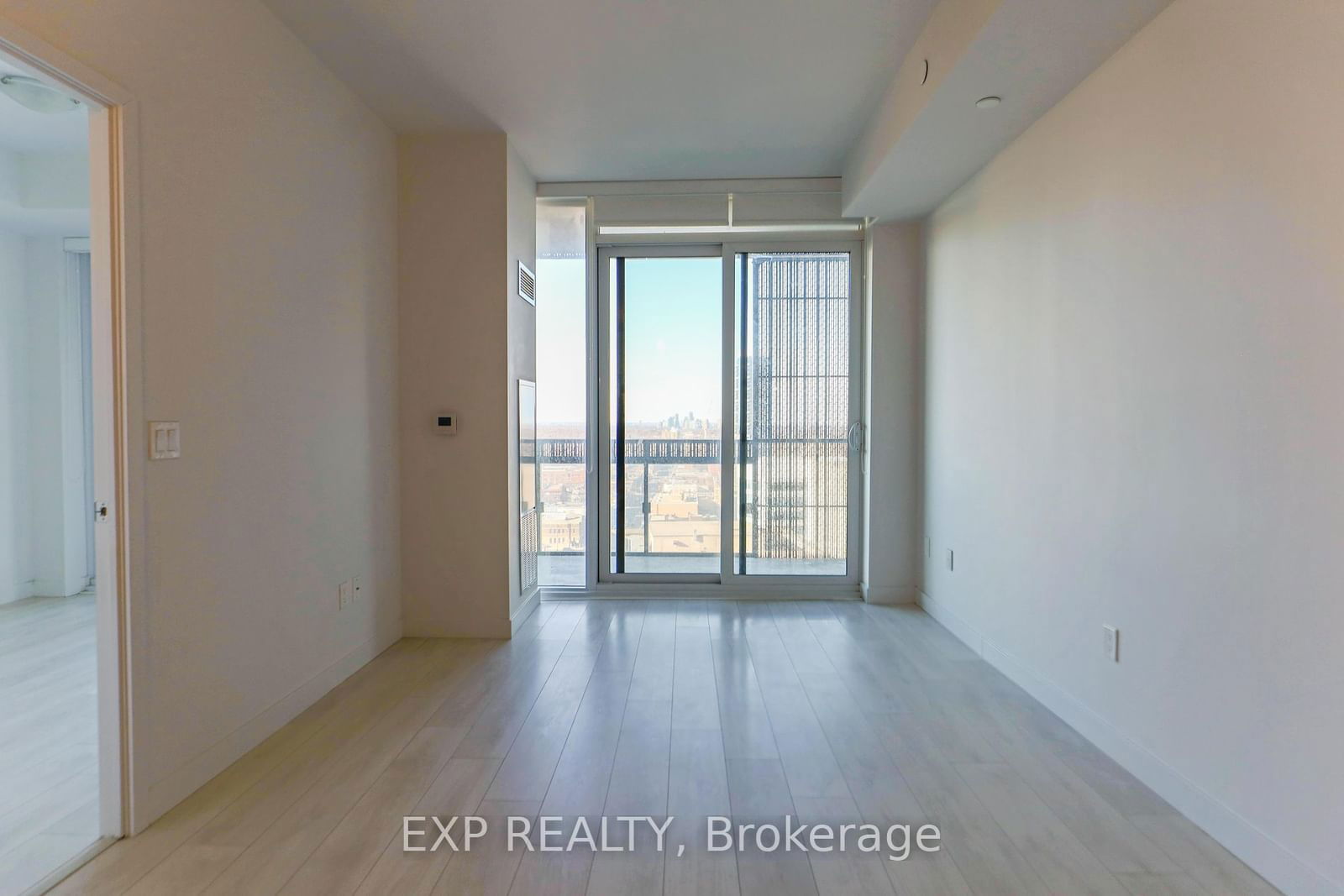 8 Eglinton Ave E, unit 1506 for rent