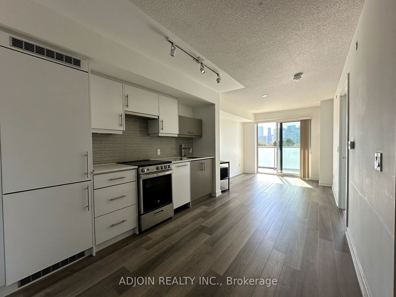 181 Huron St, unit 501 for rent