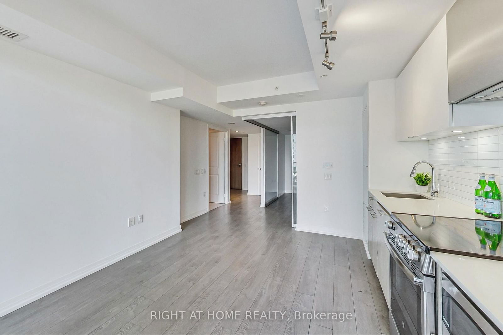 251 Jarvis St, unit 614 for sale