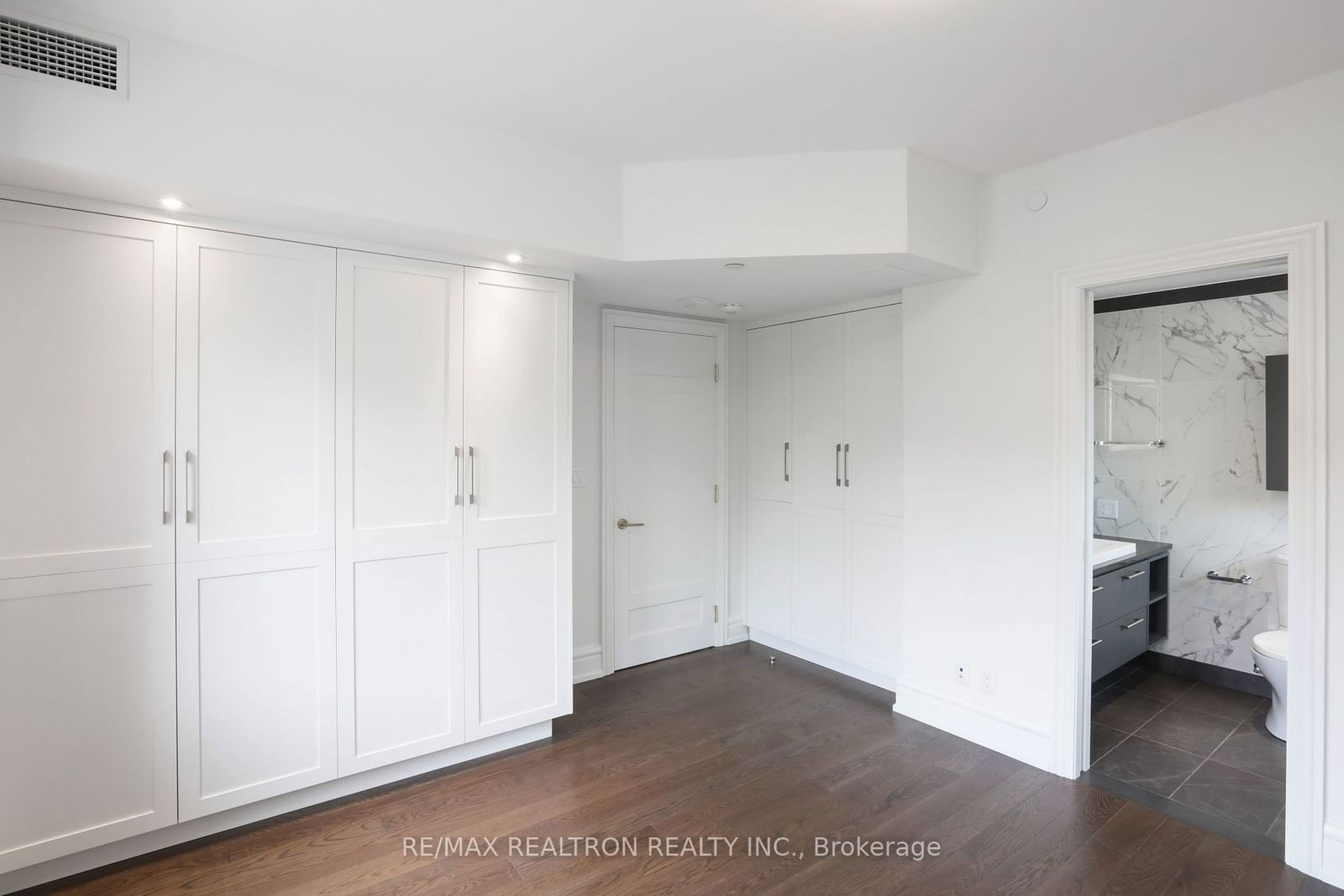 2 Clarendon Ave, unit 305 for rent