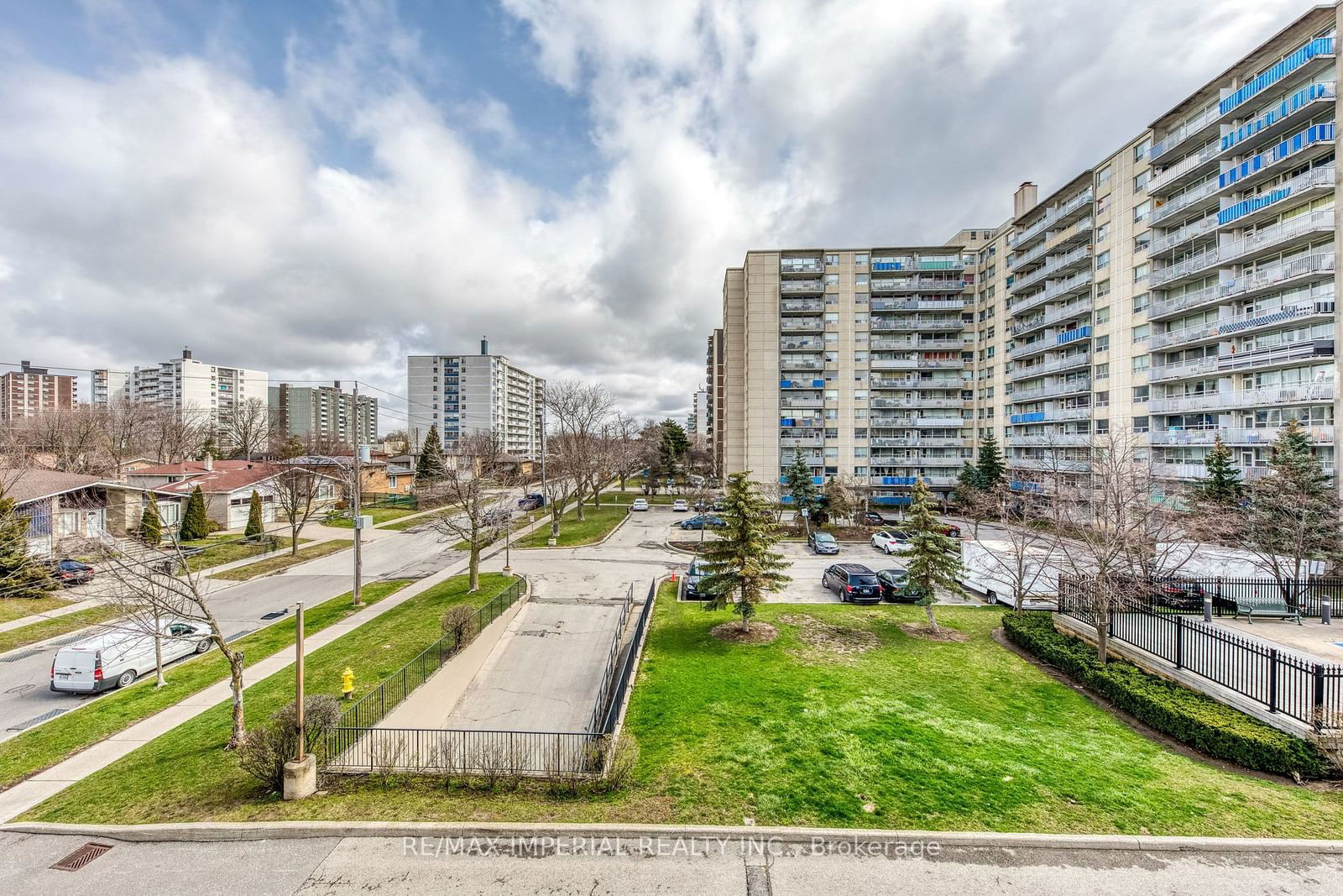 Cedar Gardens Condos, North York, Toronto