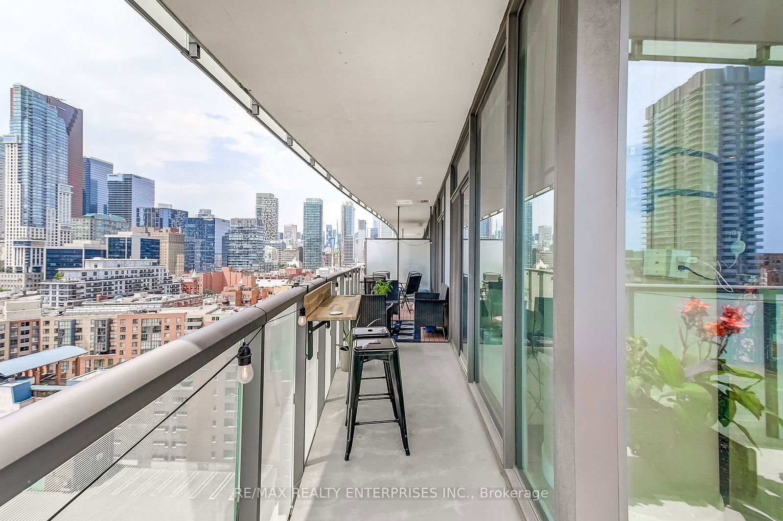 1 Market St, unit 1413 for sale