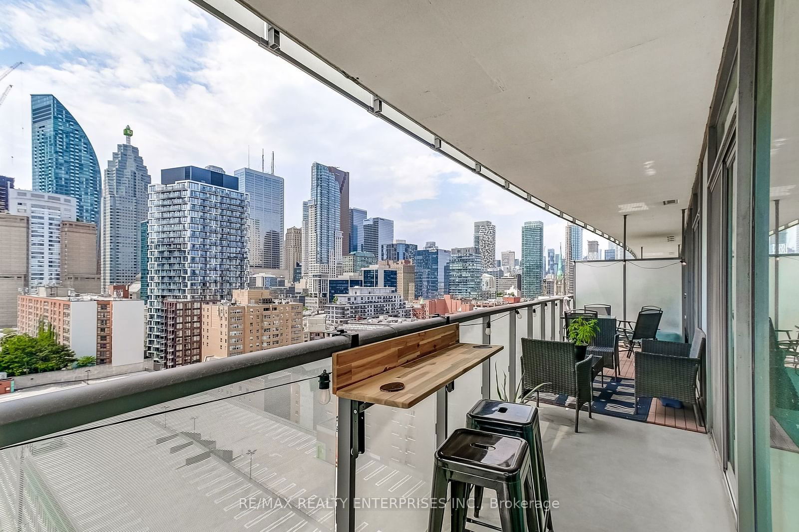 1 Market St, unit 1413 for sale