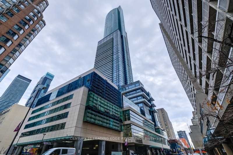 386 Yonge St, unit 1002 for rent