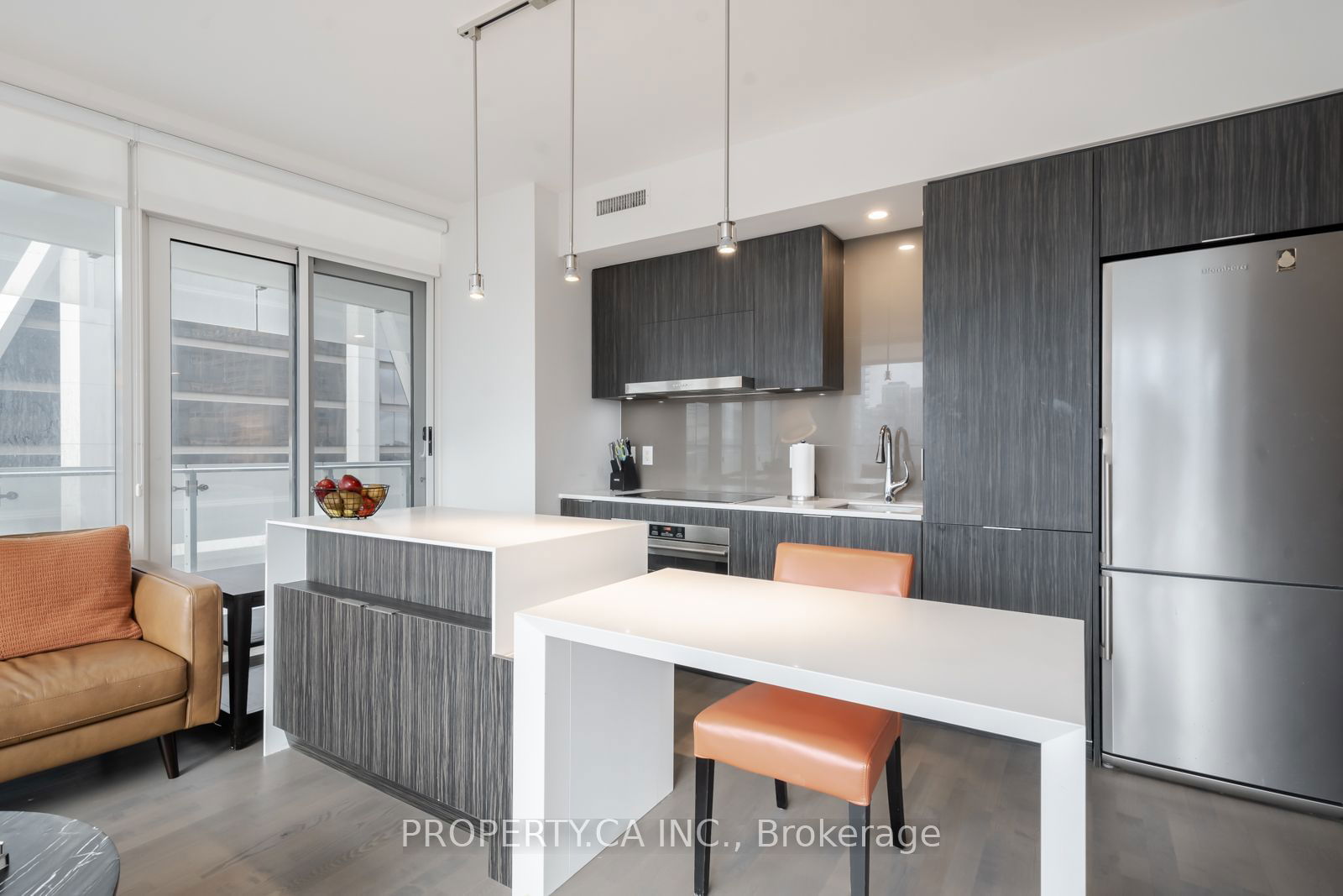 1 Bloor St E, unit 1407 for rent