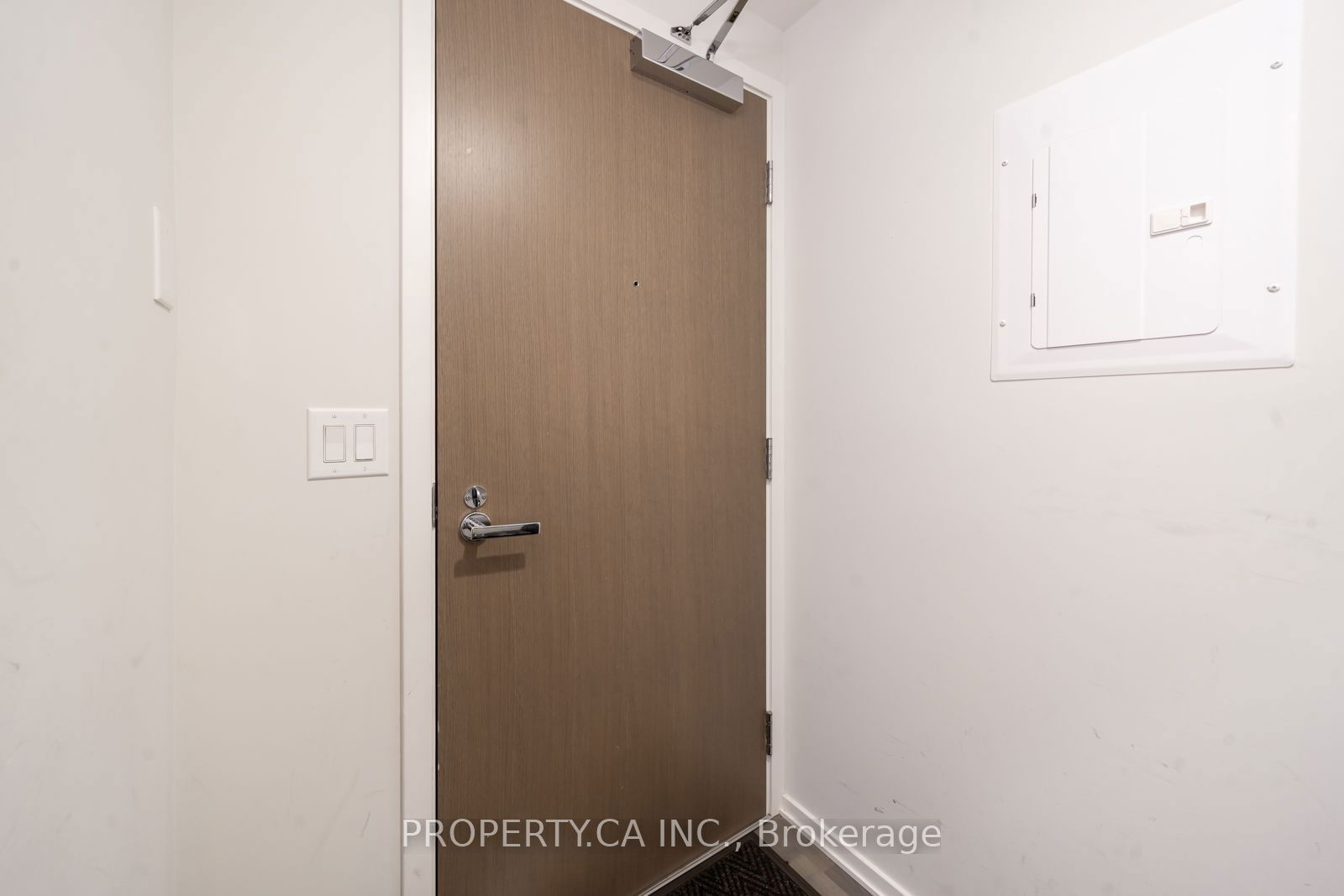 1 Bloor St E, unit 1407 for rent