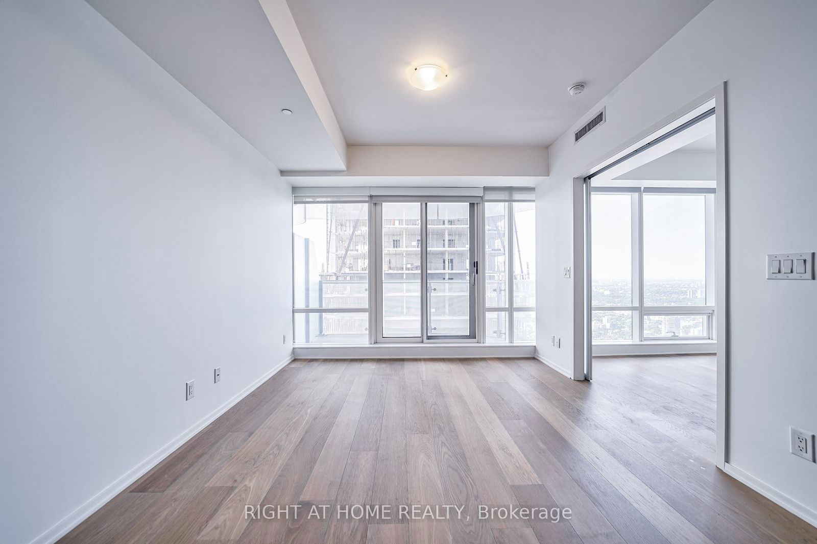 1 bloor St E, unit 6608 for sale