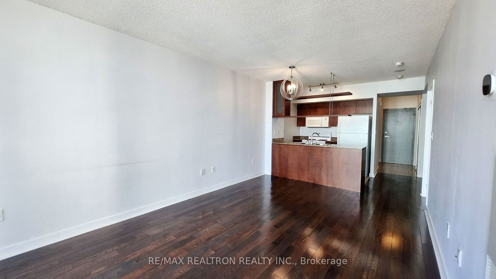 3 Navy Wharf Crt, unit 1205 for rent