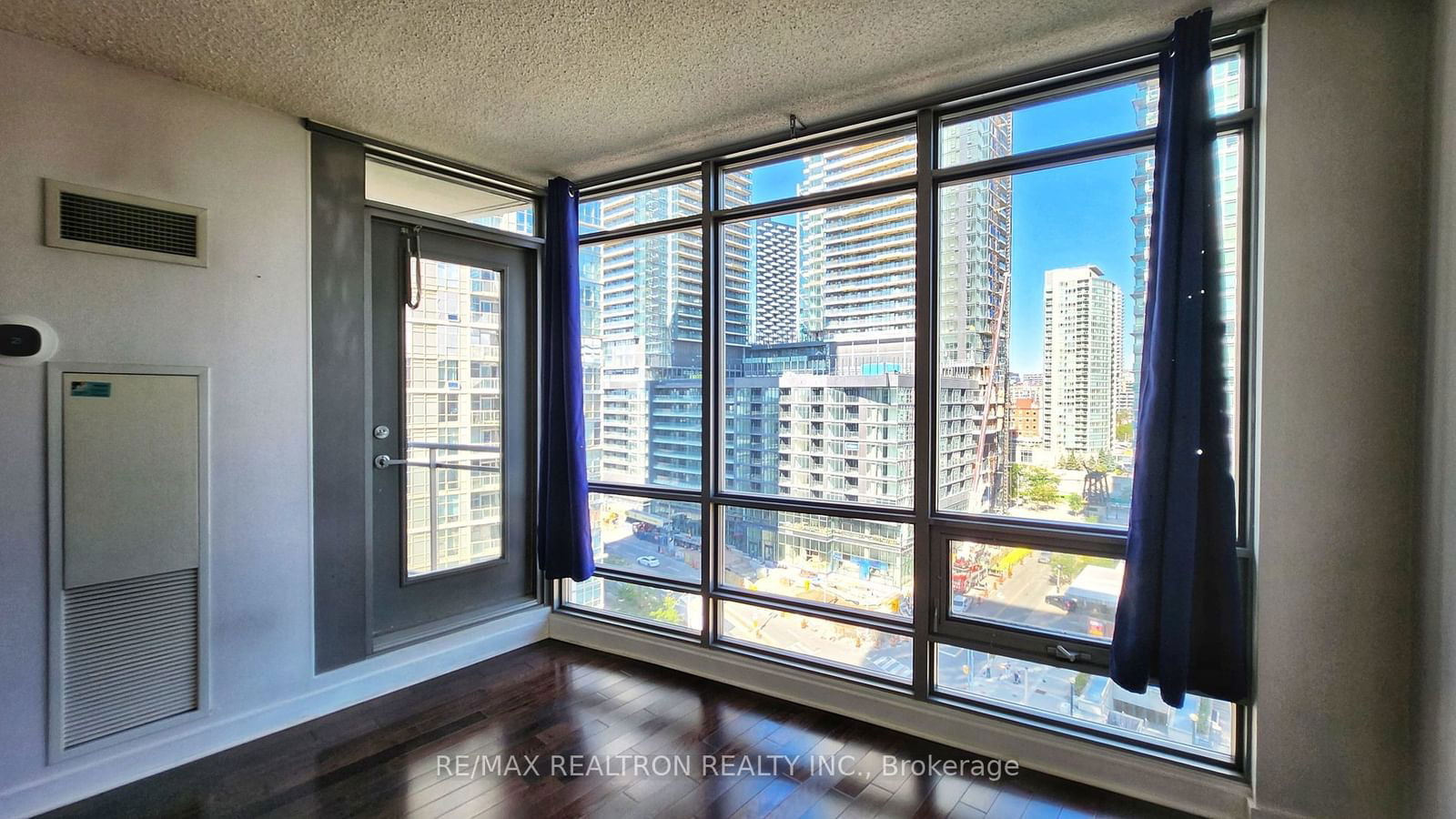 3 Navy Wharf Crt, unit 1205 for rent