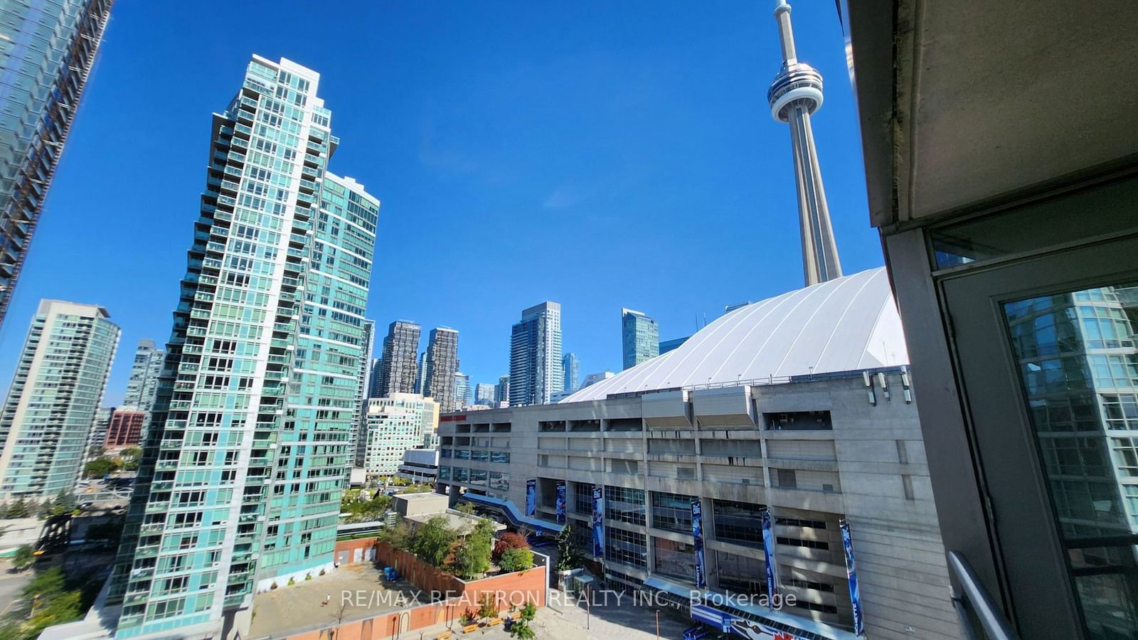 3 Navy Wharf Crt, unit 1205 for rent