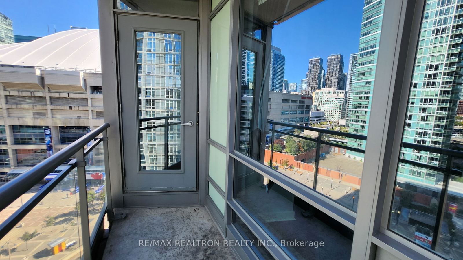 3 Navy Wharf Crt, unit 1205 for rent