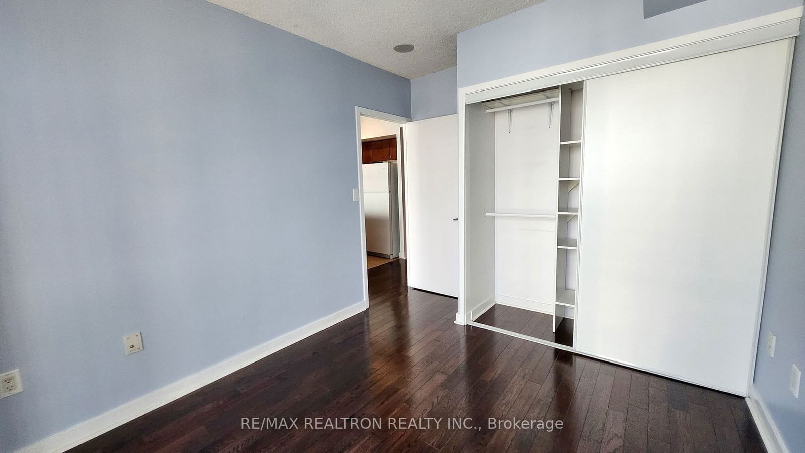 3 Navy Wharf Crt, unit 1205 for rent