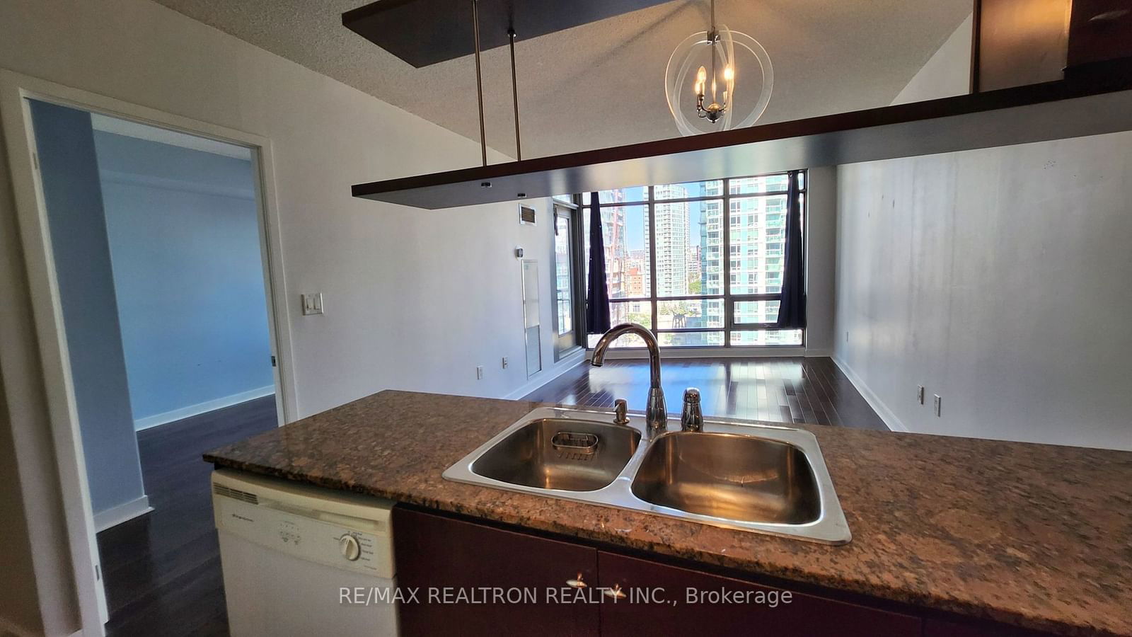 3 Navy Wharf Crt, unit 1205 for rent