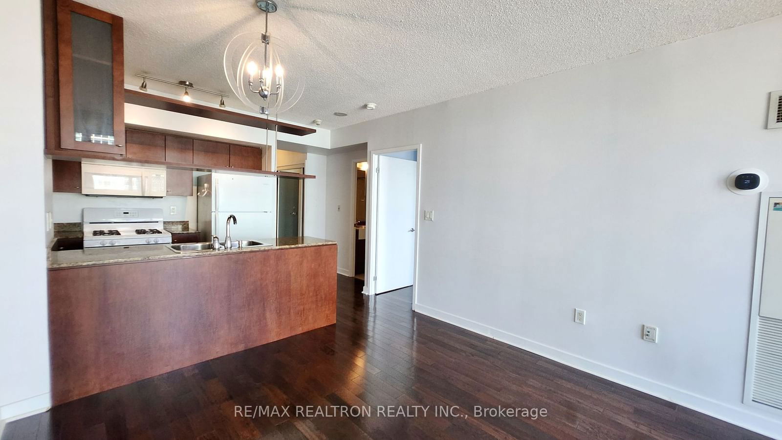 3 Navy Wharf Crt, unit 1205 for rent