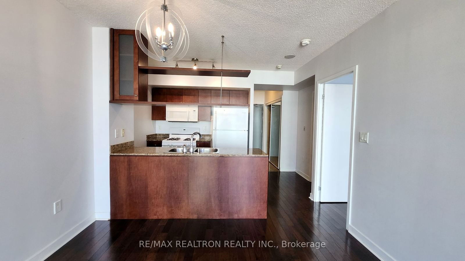 3 Navy Wharf Crt, unit 1205 for rent