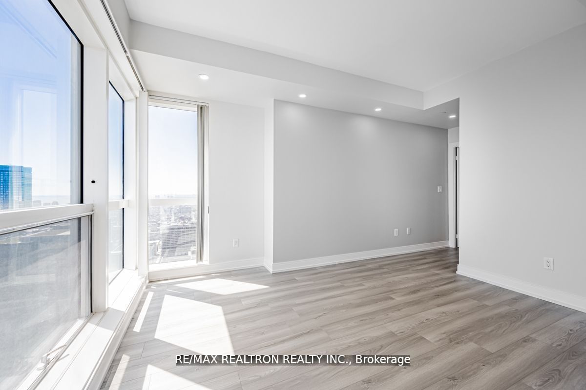 386 Yonge St, unit 4909 for rent