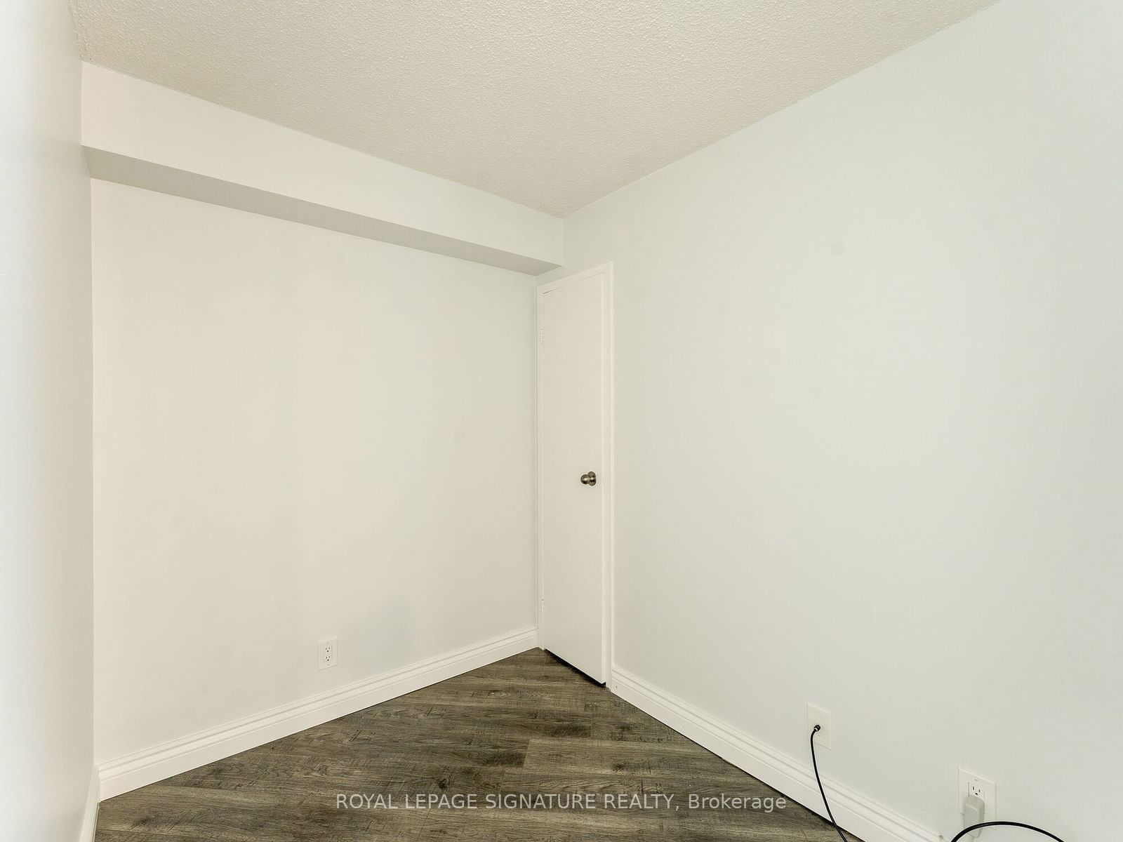 10 Yonge St, unit 1701 for rent