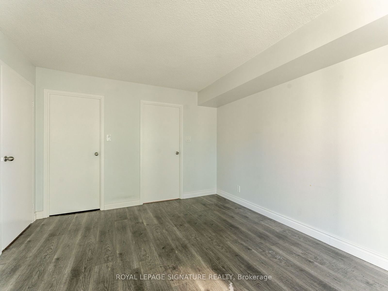 10 Yonge St, unit 1701 for rent