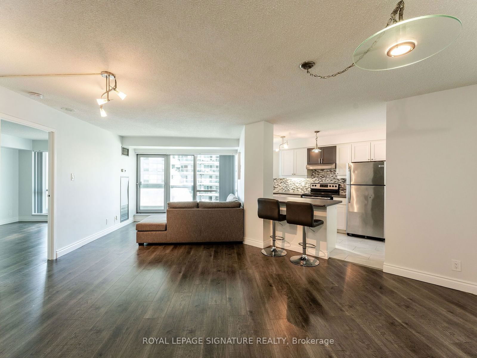 10 Yonge St, unit 1701 for rent