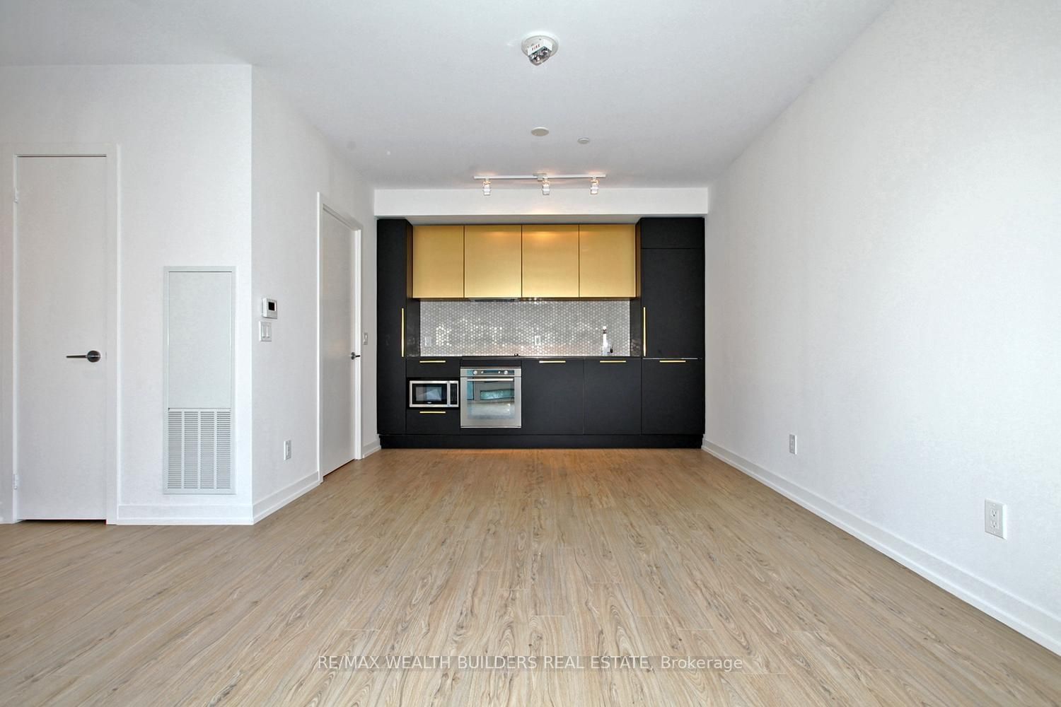 85 Wood St, unit Th02 for rent