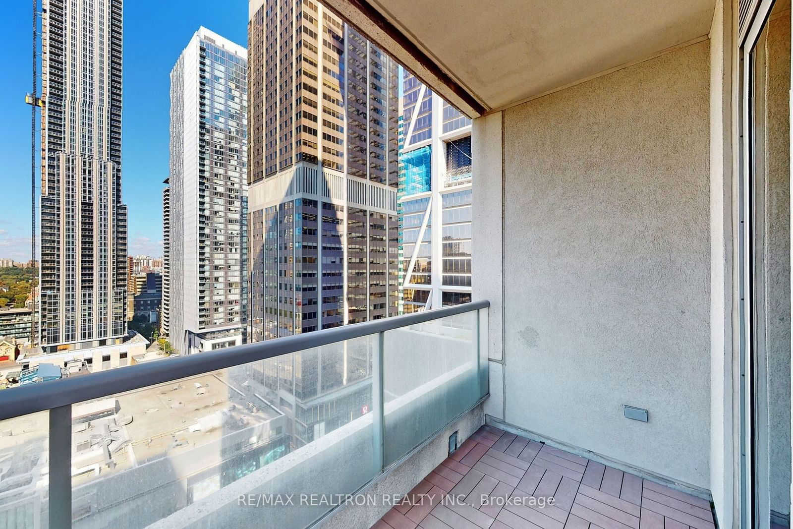 35 Balmuto St, unit 1801 for sale