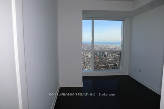 388 Yonge St, unit 7004 for rent