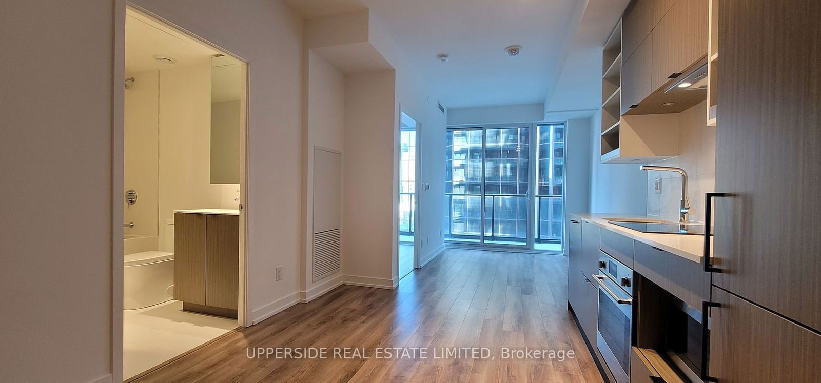 20 Edward St, unit 705 for rent