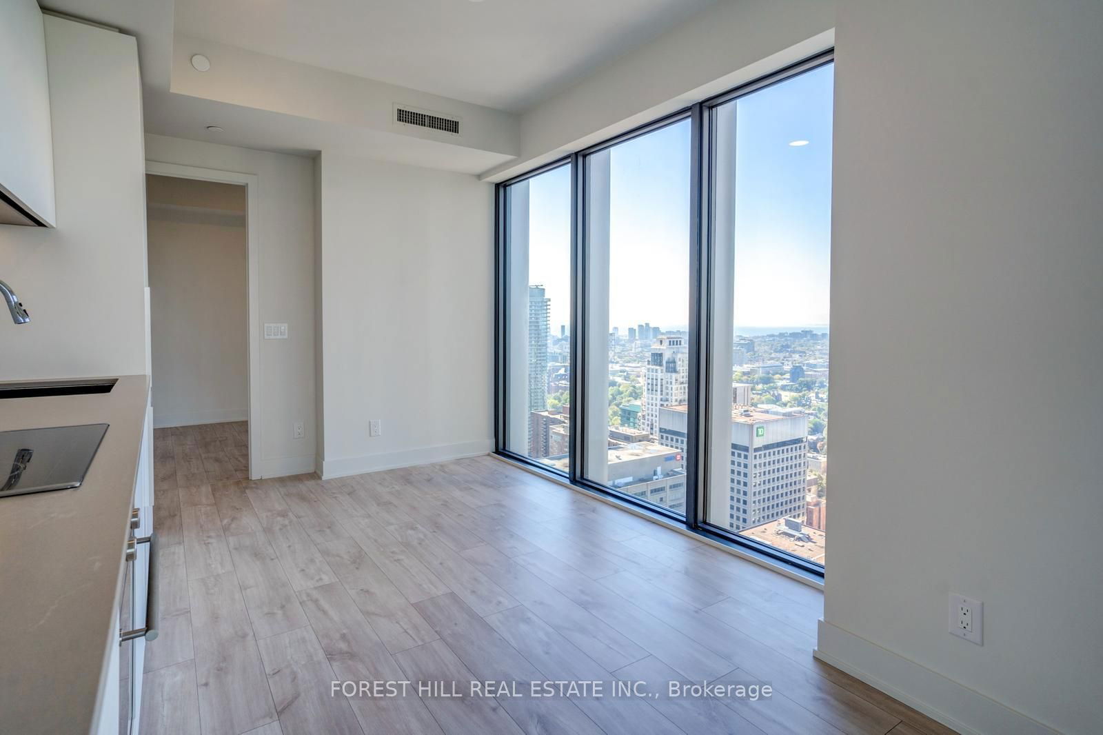 8 Cumberland St, unit 4002 for rent