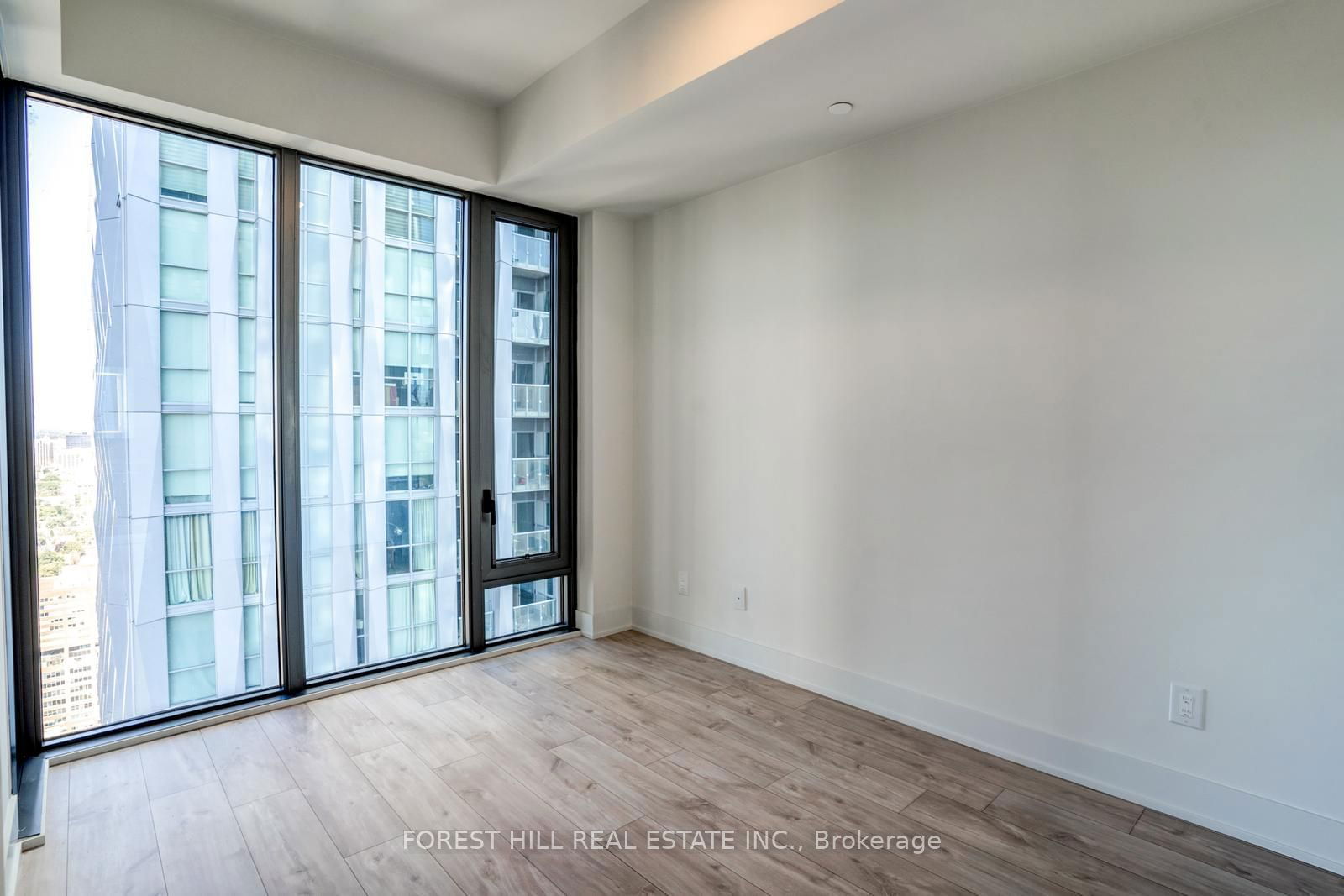 8 Cumberland St, unit 4002 for rent