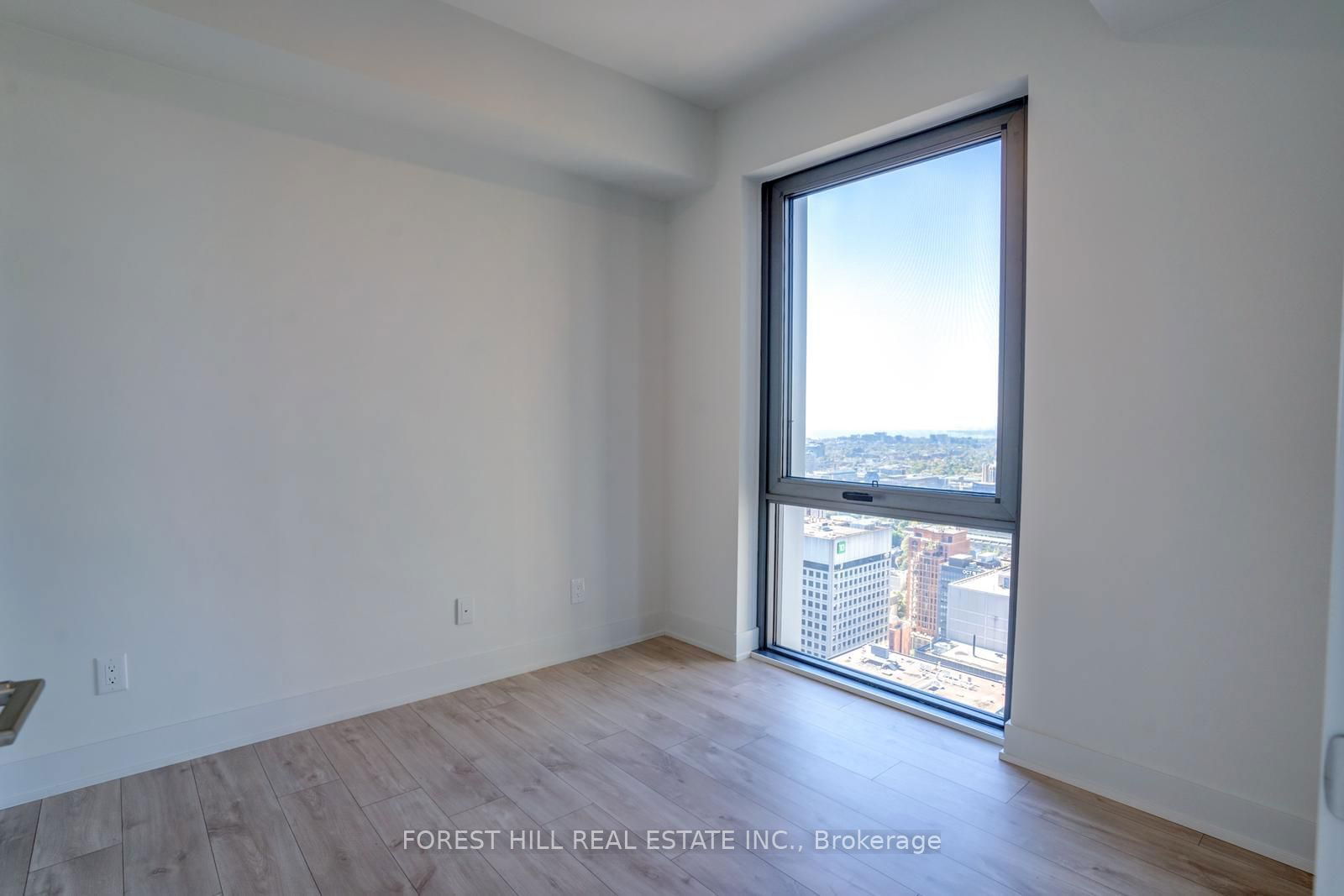 8 Cumberland St, unit 4002 for rent