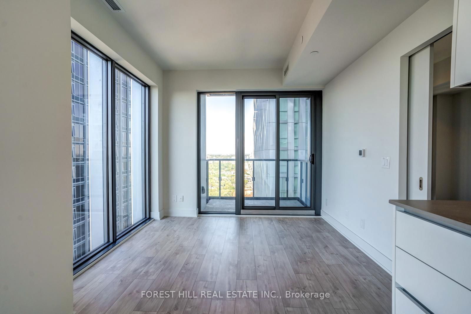 8 Cumberland St, unit 4002 for rent