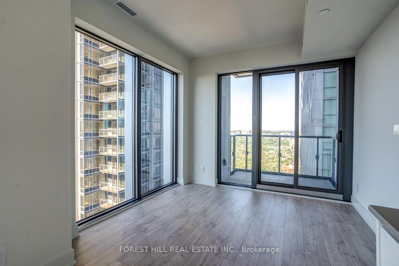 8 Cumberland St, unit 4002 for rent