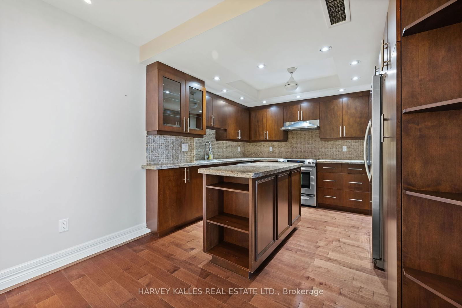 65 Spring Garden Ave W, unit 808 for sale