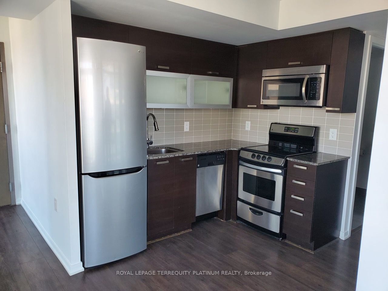 36 Lisgar St, unit 2019 for rent