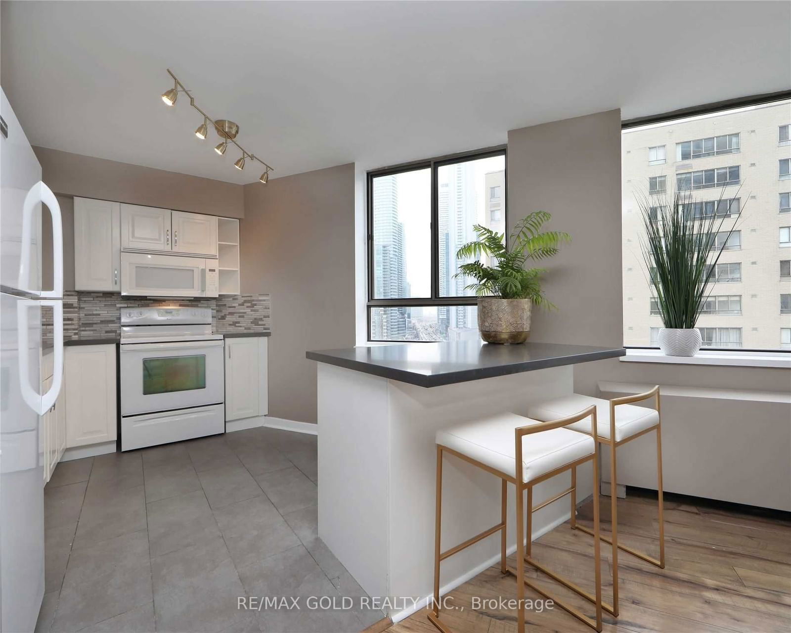 260 Queens Quay W, unit 1406 for sale