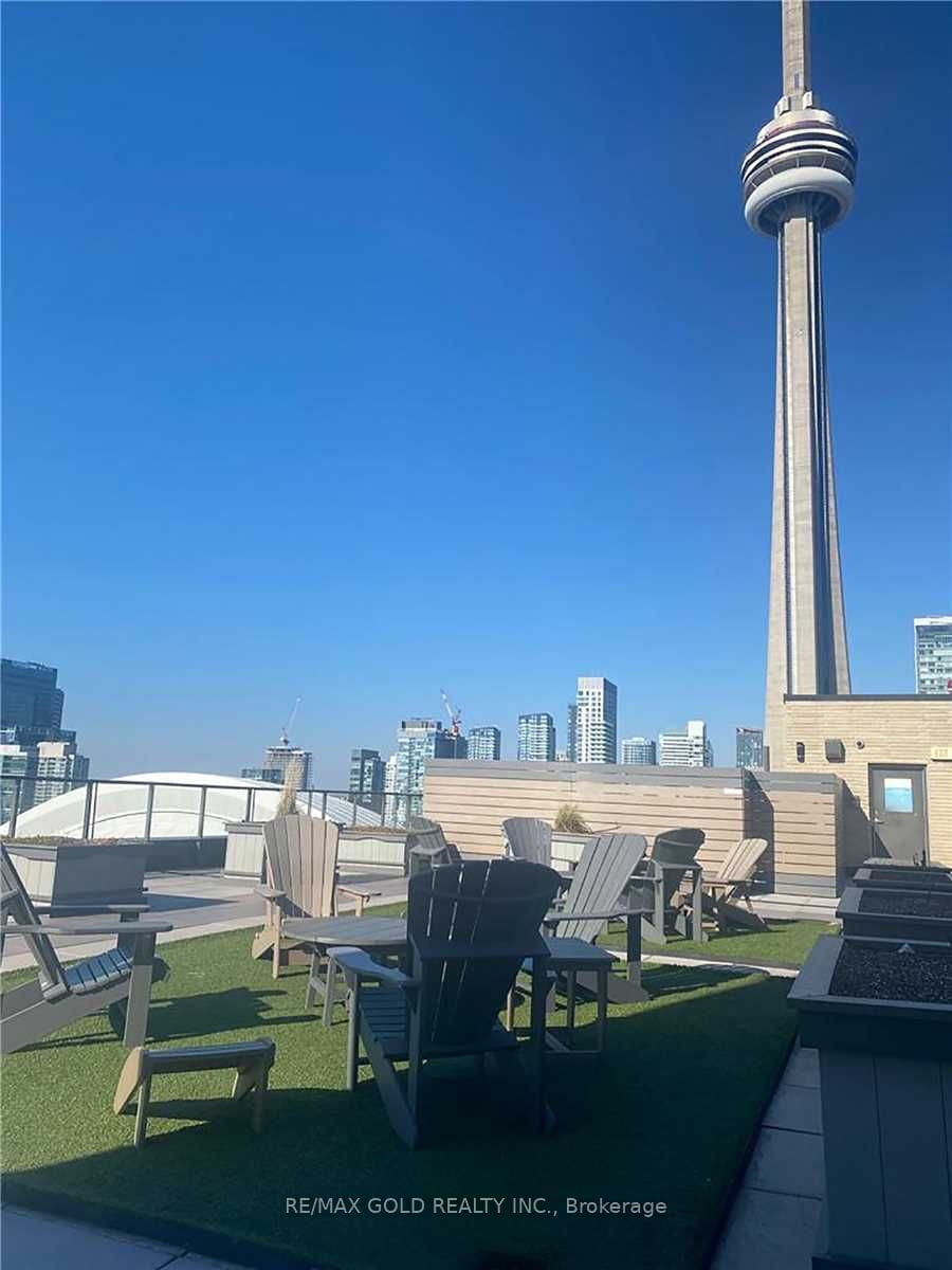 260 Queens Quay W, unit 1406 for sale