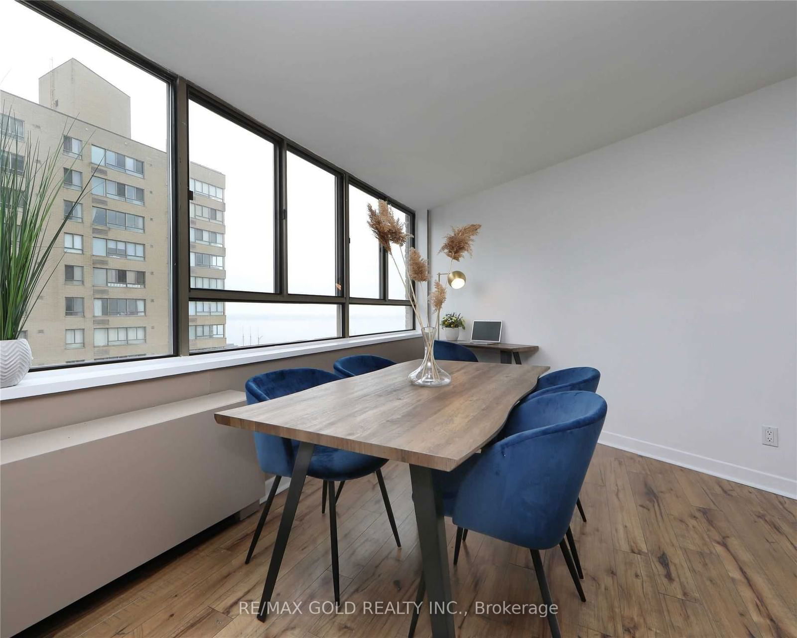 260 Queens Quay W, unit 1406 for sale