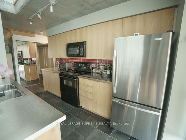 954 King St W, unit 516 for rent