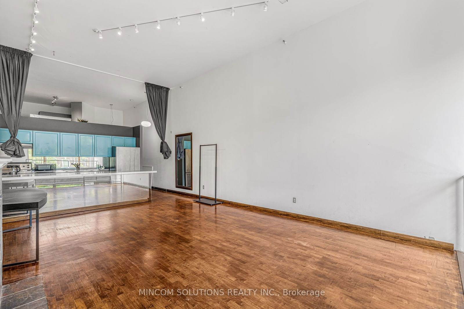 676 Richmond St W, unit 101 for sale