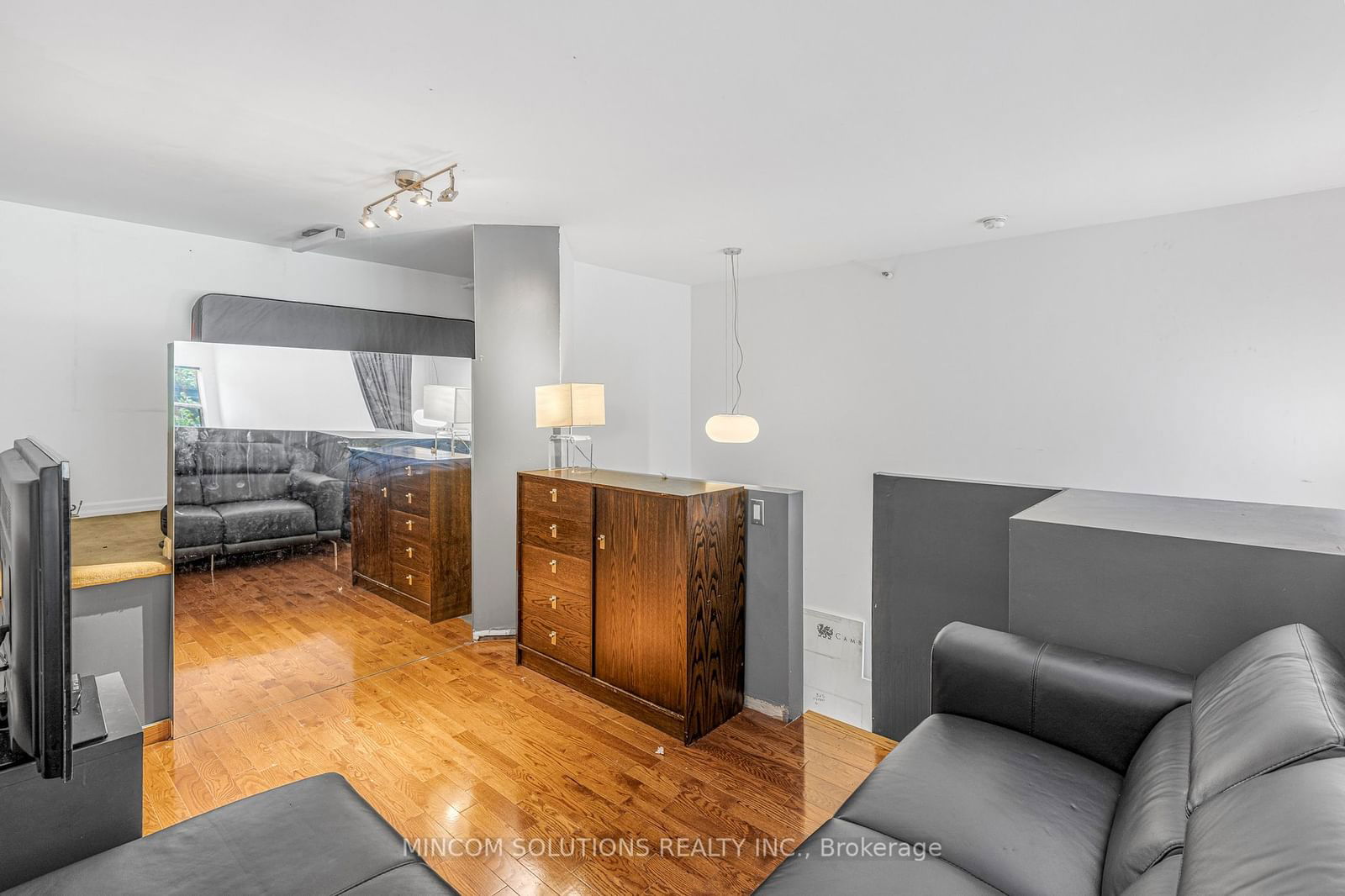 676 Richmond St W, unit 101 for sale