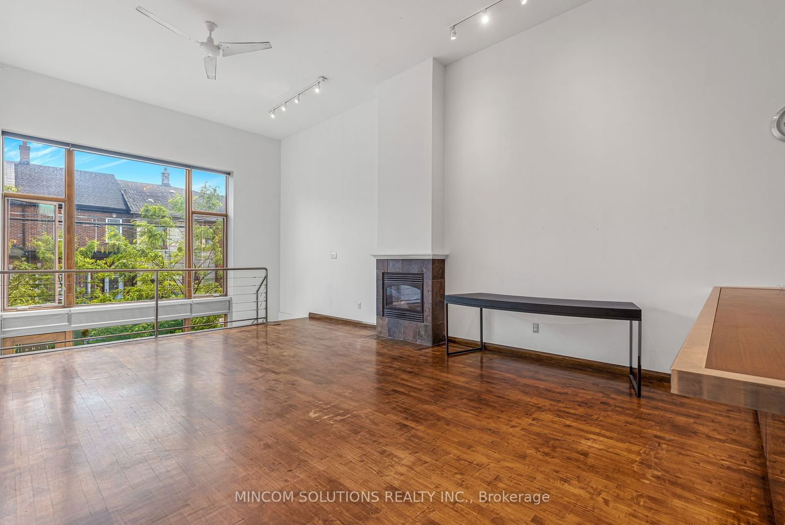 676 Richmond St W, unit 101 for sale