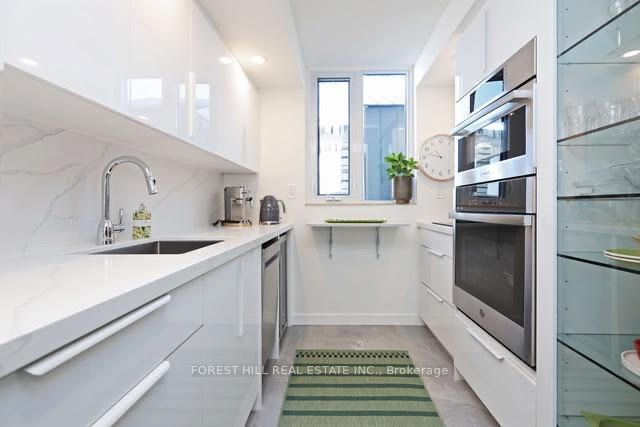 360 Bloor St E, unit 1503 for sale