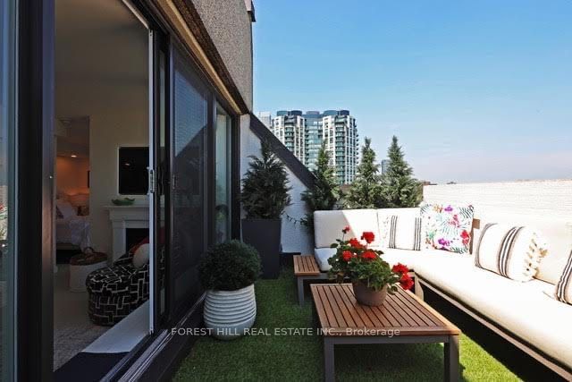 360 Bloor St E, unit 1503 for sale