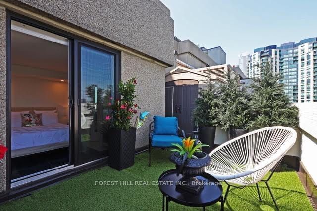 360 Bloor St E, unit 1503 for sale