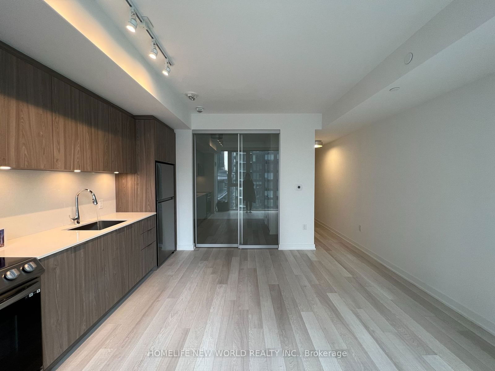 357 King St W, unit 3207 for rent