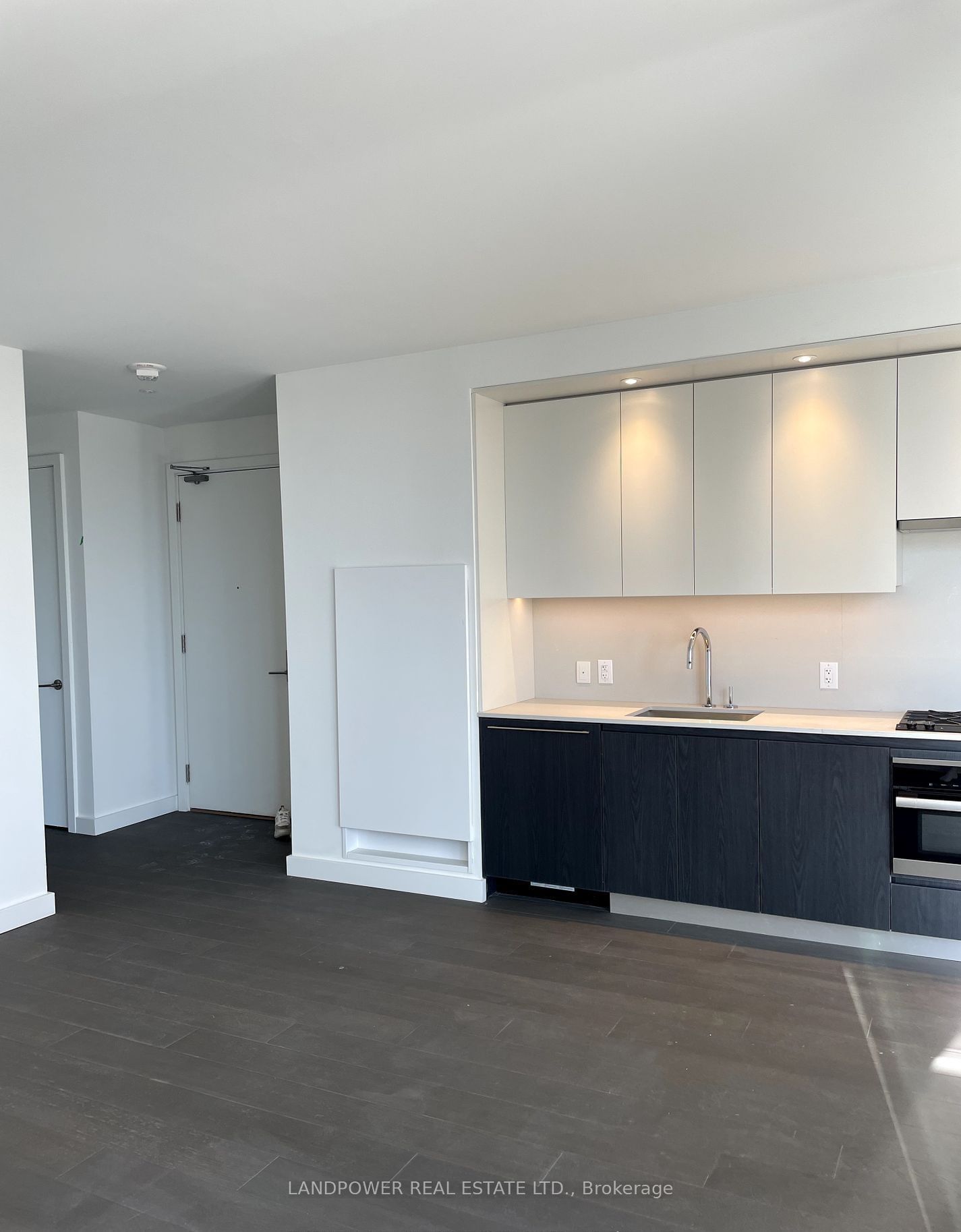 81 Wellesley St, unit 2604 for rent