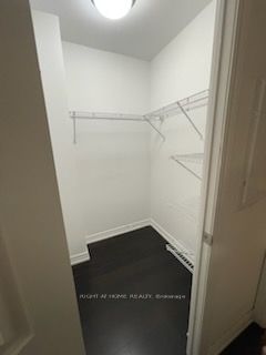 386 YONGE St, unit 513 for rent