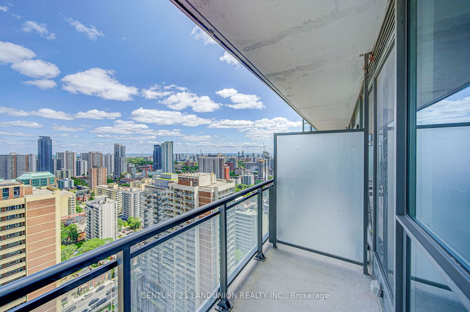 45 Charles St E, unit 3210 for rent